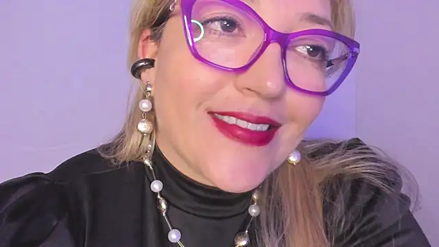 Snapshot of Naty_Mature_ chatting on October 12, 12:02 am Naty Mature online show from October 12, 12:02 am