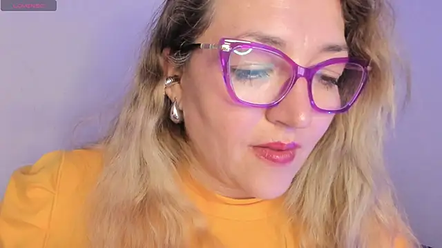 Naty Mature  online show from April 21, 1:42 am