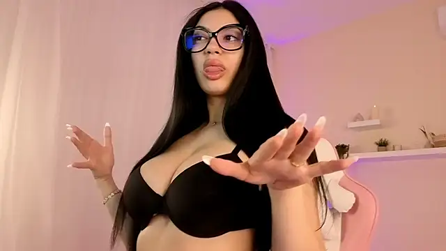 BetsyGonzale online show from April 30, 3:56 am