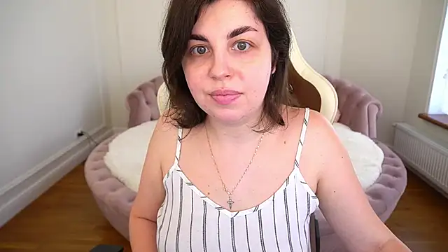 MirandaWong online show from April 23, 5:15 am