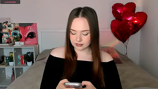LittleKiitten online show from June 18, 3:17 pm