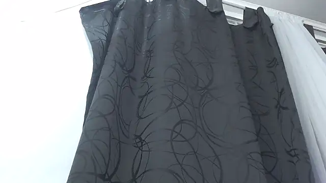 Kitten Hot  online show from March 7, 8:10 am