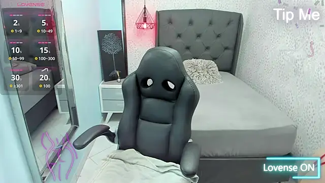 SHARONBLAKE2 online show from April 13, 1:34 pm