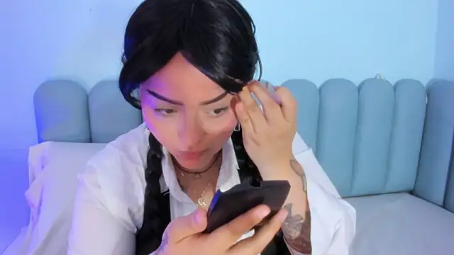 curvy rousi online show from March 5, 12:12 pm