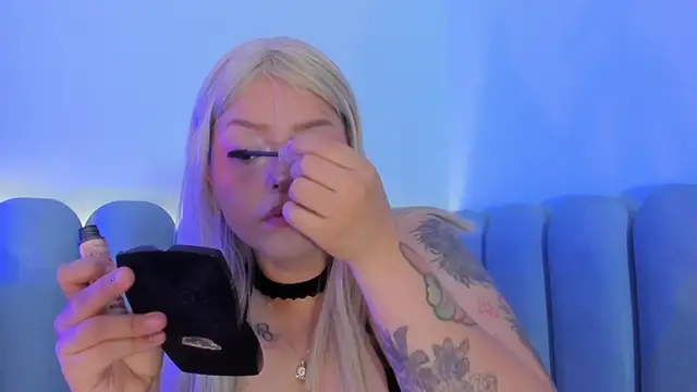 curvy rousi online show from March 7, 12:23 pm