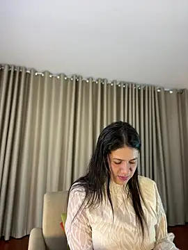 Alice Biel online show from June 13, 1:19 pm