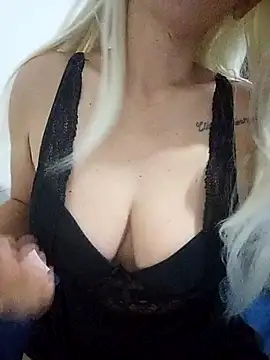 Snapshot of Biaangel34 chatting on September 20, 1:20 pm Biaangel34 online show from September 20, 1:20 pm