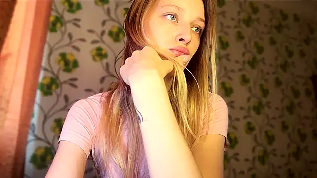 Evvie Summn1 online show from March 23, 9:37 am