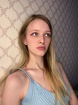 Evvie Summn1 online show from April 25, 2:36 pm