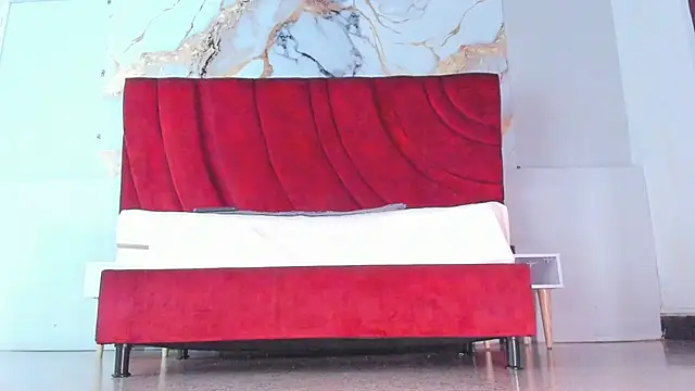 MAISE HILL1 online show from February 25, 1:31 pm