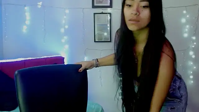 NatalyEscobar lx online show from April 23, 1:02 pm