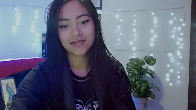 NatalyEscobar lx online show from April 25, 1:41 pm