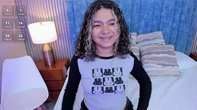 pretty sunlight  online show from March 14, 2:01 am