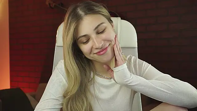 EllieCutes online show from September 29, 9:47 am