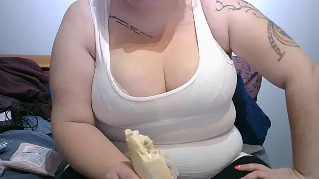 Snapshot of busty-bella1 chatting on September 27, 12:56 pm busty-bella1 online show from September 27, 12:56 pm
