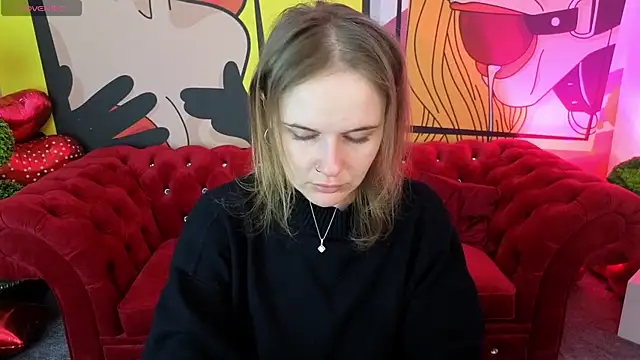 MaribelRiverr  online show from April 26, 6:00 am