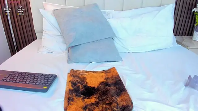 Jaslyn  Smith online show from April 25, 1:41 pm