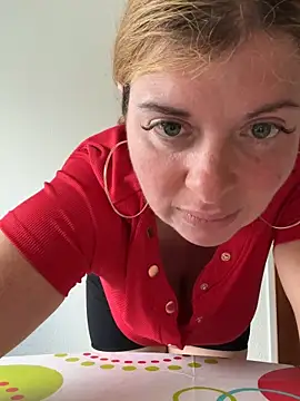 Lombada online show from April 12, 12:30 pm