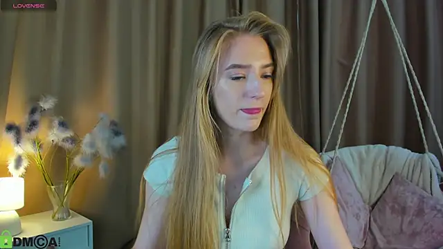 Stacy River online show from April 22, 9:39 am