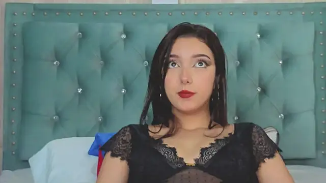 Snapshot of Marcelaa_fox chatting on September 17, 8:51 pm Marcelaa fox online show from September 17, 8:51 pm