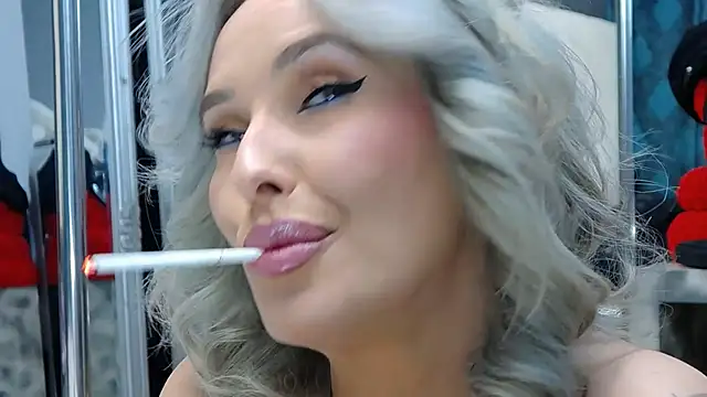 IssaSmith online show from April 22, 7:27 am