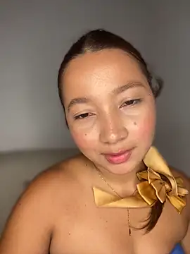 Snapshot of queen_angelique chatting on September 10, 11:49 pm queen angelique online show from September 10, 11:49 pm