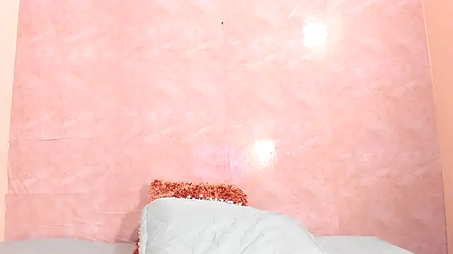 Snapshot of NicolVilla chatting on September 26, 12:47 pm NicolVilla online show from September 26, 12:47 pm