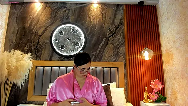 BellaPeers  online show from April 25, 1:41 pm