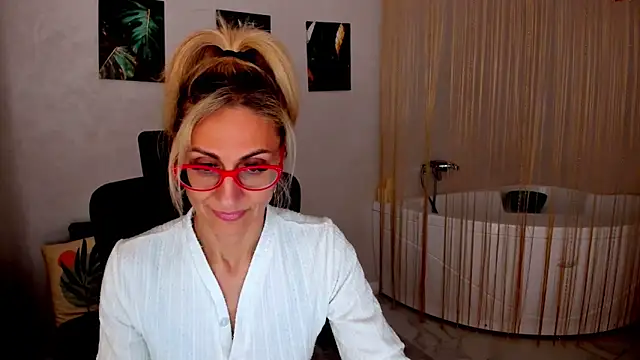 MuseOfStage online show from April 19, 6:10 pm