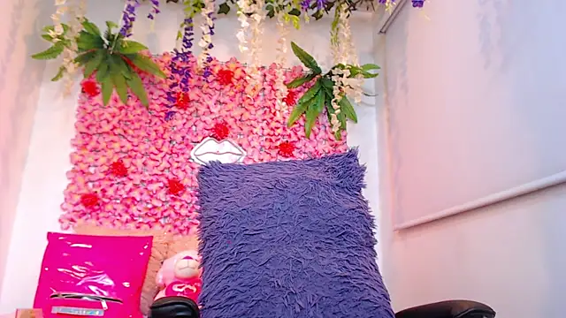 BLONDE SEXYHOT online show from April 22, 2:52 am