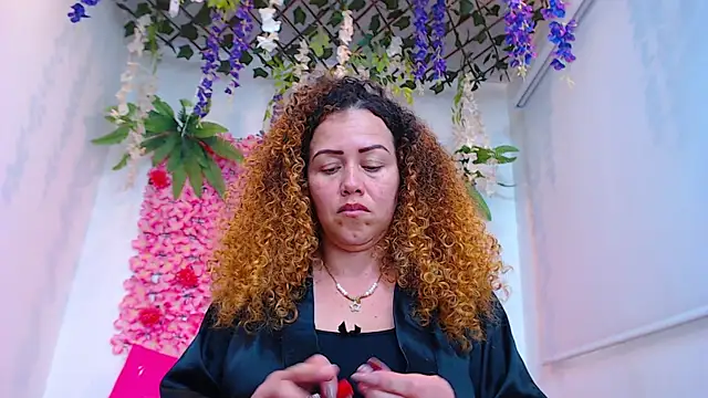 BLONDE SEXYHOT online show from April 23, 6:10 pm