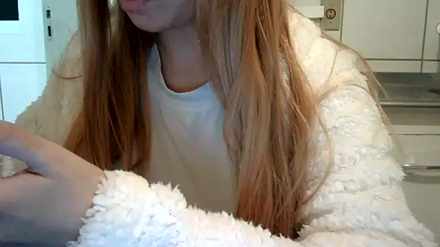 alice alves online show from July 31, 1:39 am