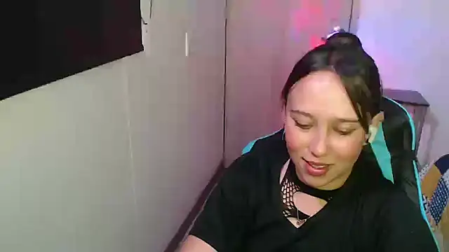 Skarlet Adams28 online show from March 19, 9:30 pm