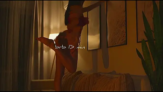 wowmolly online show from February 8, 1:26 pm