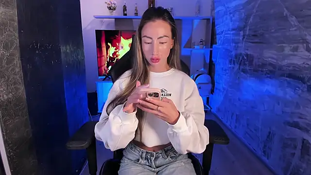 Snapshot of juliasprousse_ chatting on October 6, 1:39 pm juliasprousse online show from October 6, 1:39 pm