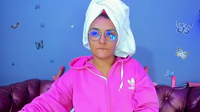 Kaira mosse online show from April 19, 11:54 am