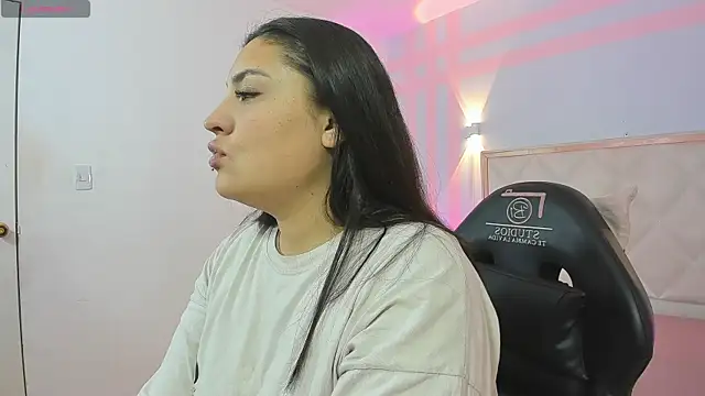 Brendda tay online show from March 25, 3:01 am