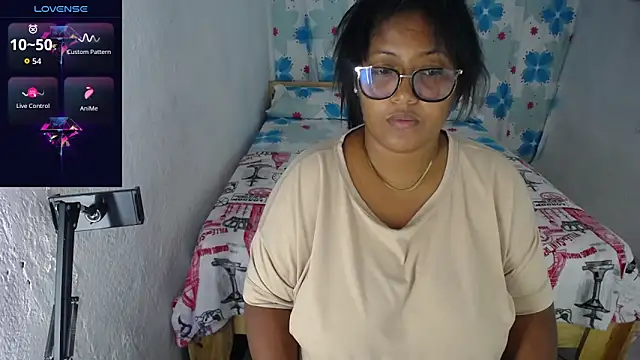 miajoseph  online show from April 24, 3:31 am