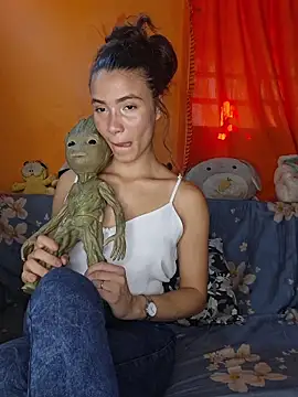 HelenHoltz online show from April 26, 2:59 pm