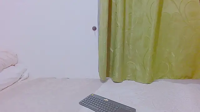 sexy hot carol online show from November 17, 10:43 pm