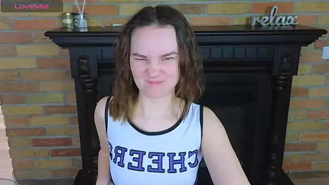 Ellie Sunset online show from April 15, 8:37 am