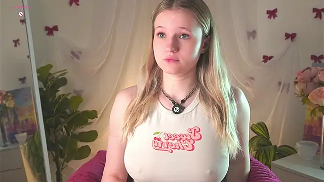 MaydaFoulk online show from April 25, 1:52 am