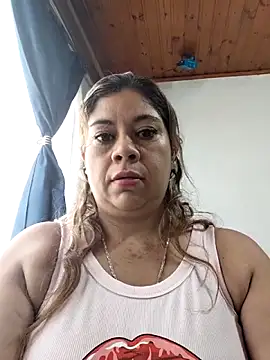 Laura-Hernandez online show from February 11, 3:24 pm
