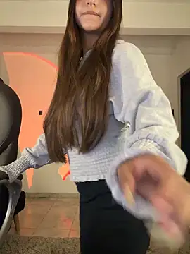 aly golden  online show from April 25, 8:06 am