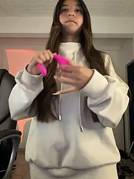 aly golden  online show from April 23, 7:38 am