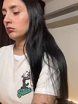 Snapshot of Valentina_cartier chatting on October 3, 12:38 am Valentina cartier online show from October 3, 12:38 am