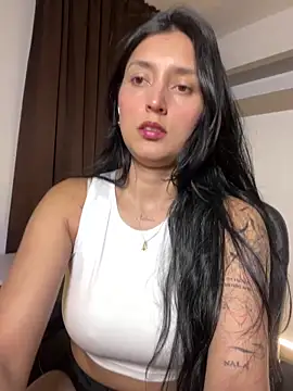 Snapshot of Valentina_cartier chatting on October 9, 12:48 am Valentina cartier online show from October 9, 12:48 am