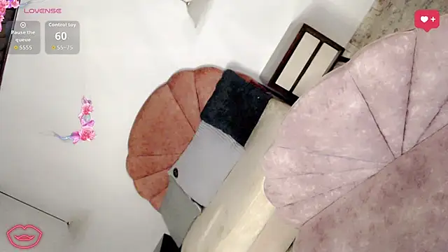 Alliemilky online show from April 22, 7:33 pm