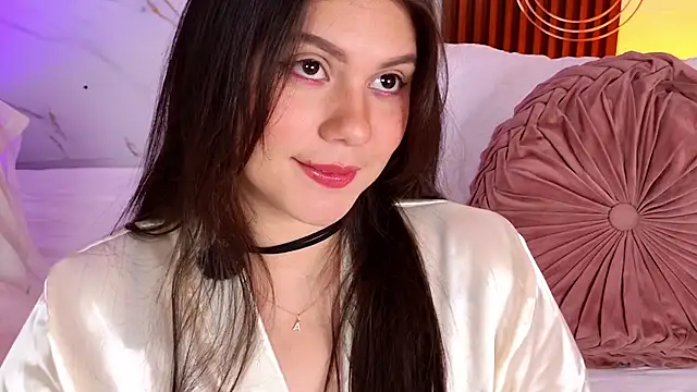 pamelajons  online show from April 23, 12:40 pm