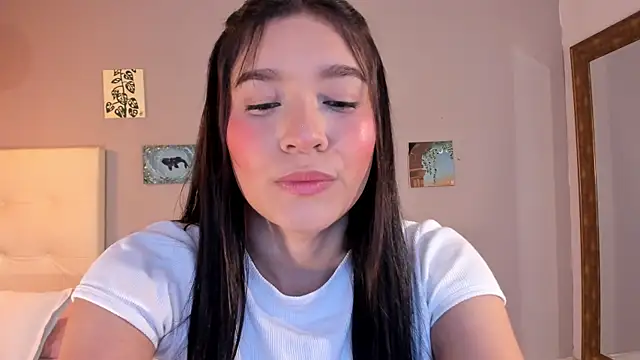 Maia W10 online show from April 22, 12:13 pm